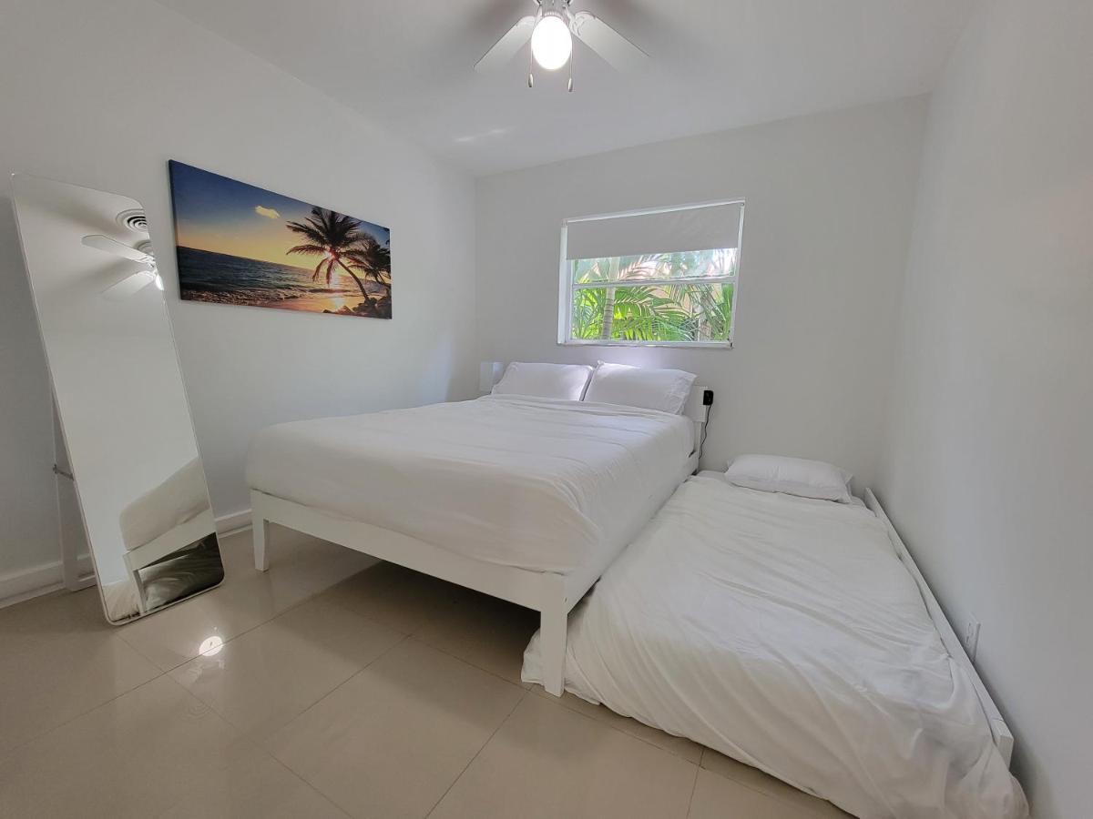 Вилла Luxury Tropical Oasis! Huge Saltwater Pool! 1 Mile To Beach! Форт-Лодердейл Экстерьер фото