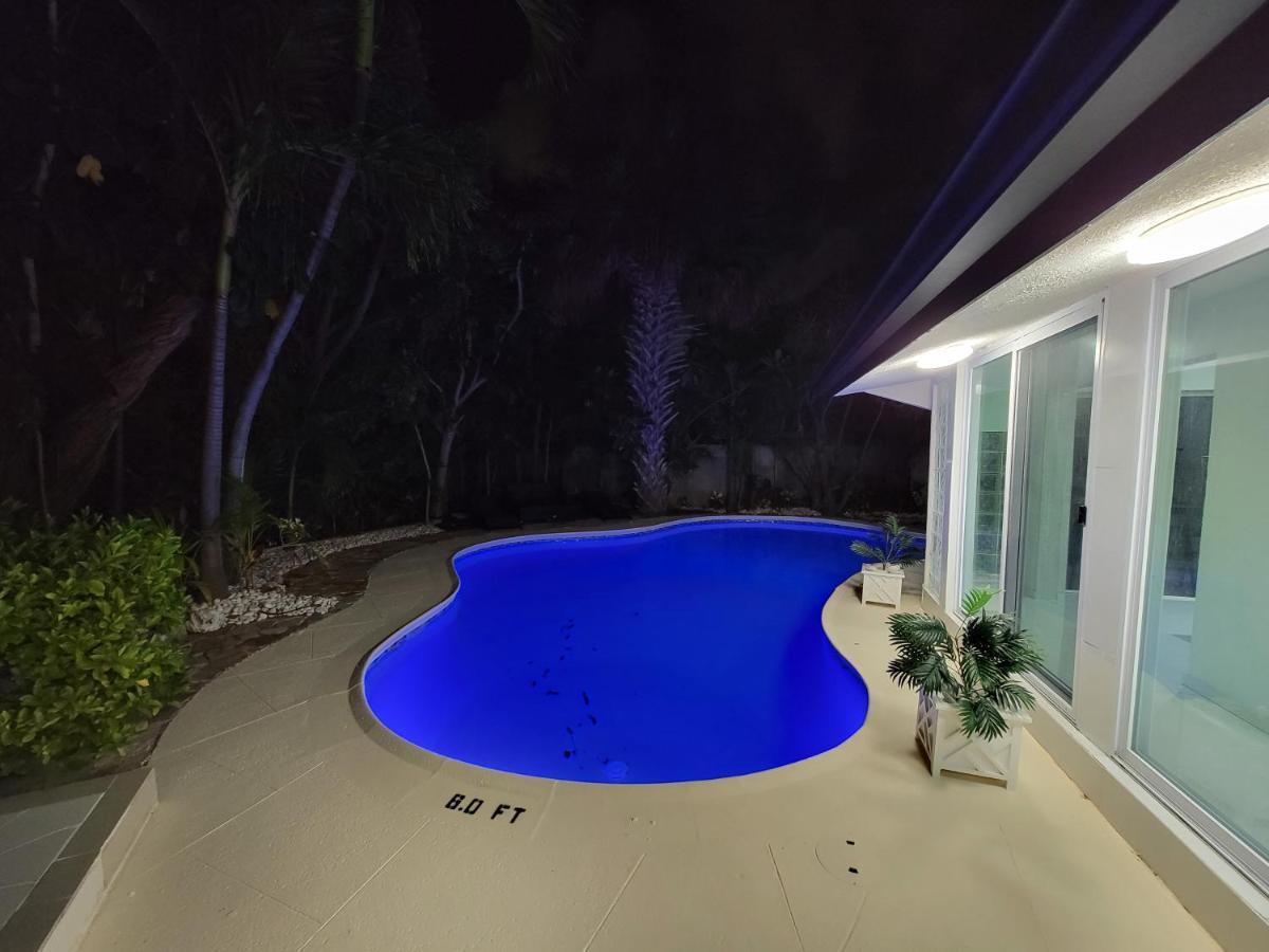 Вилла Luxury Tropical Oasis! Huge Saltwater Pool! 1 Mile To Beach! Форт-Лодердейл Экстерьер фото