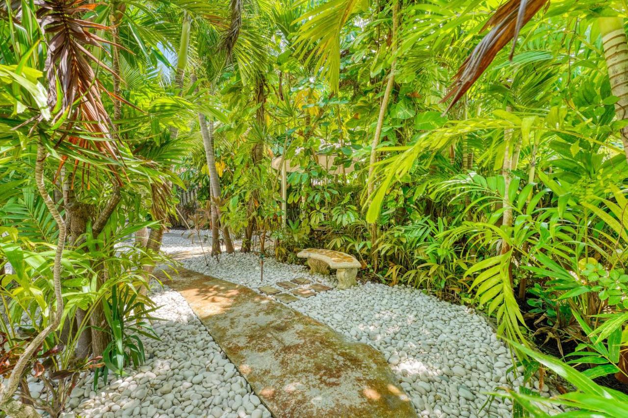 Вилла Luxury Tropical Oasis! Huge Saltwater Pool! 1 Mile To Beach! Форт-Лодердейл Экстерьер фото